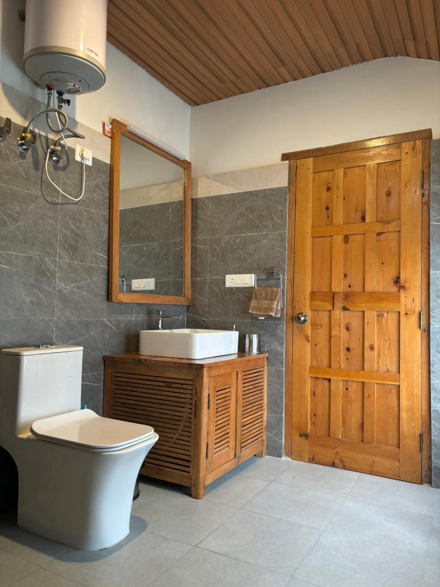 Toshim Homestay Sangla Экстерьер фото